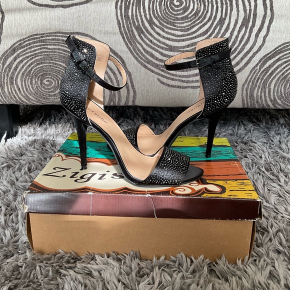 Zigi Soho Size:9 Color: Black Condition: Slightly Worn - Picture 1 of 3